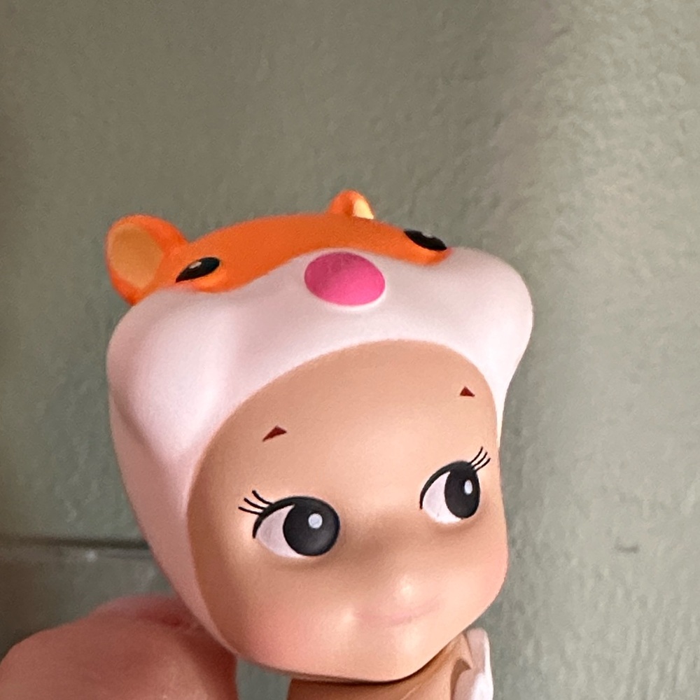 SONNY ANGEL HIPPERS Looking Back Series Neon colors HAMSTER 🐹 NEW - Picture 4 of 5